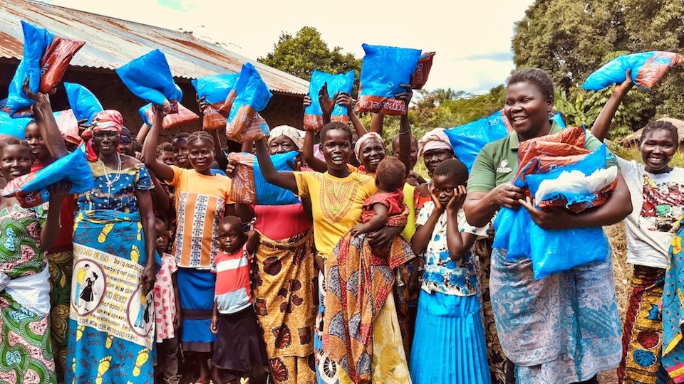 DRC Garamba NP Malaria prevention with mums