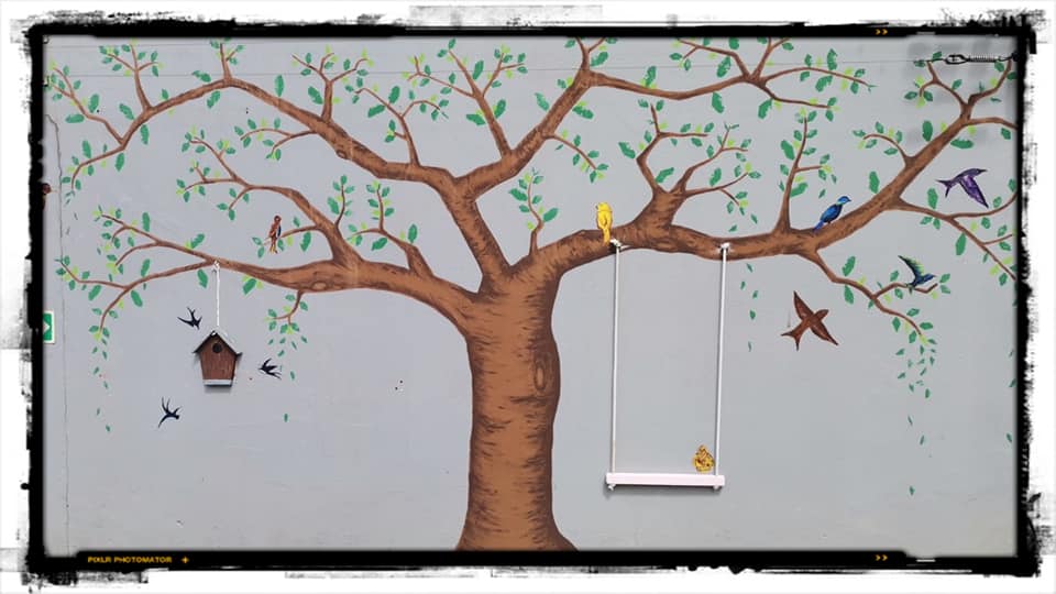 selfie tree ellenbird